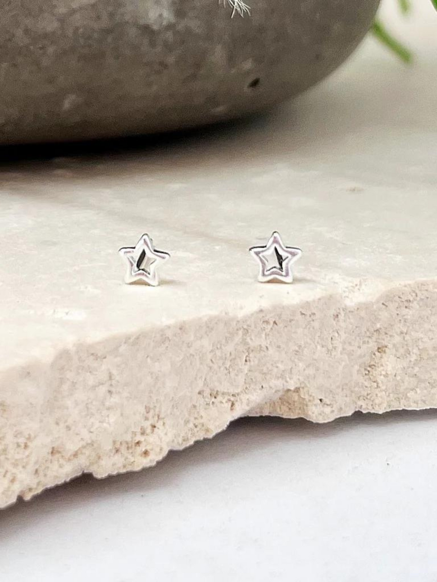 Twinkle Star Earrings