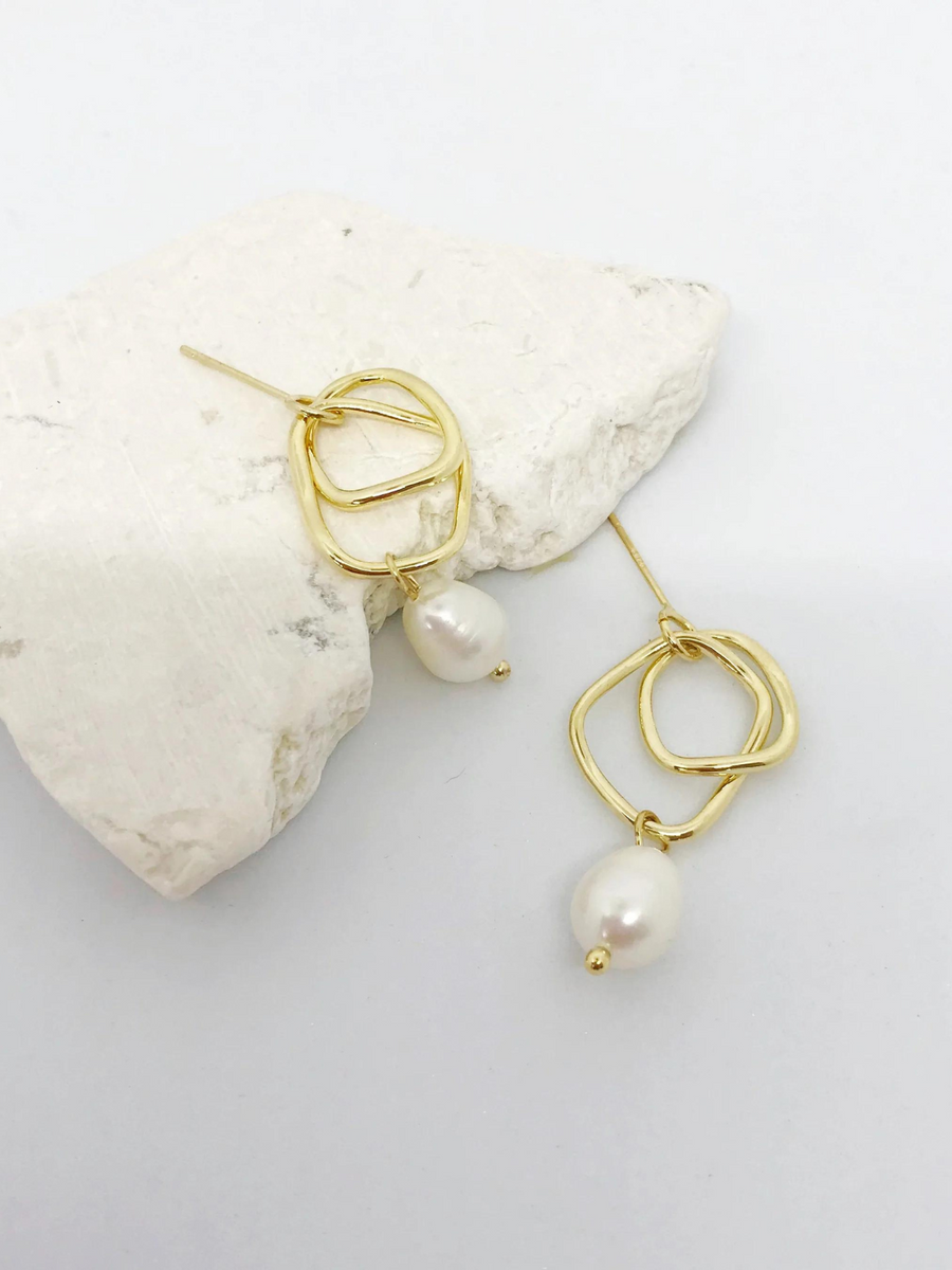Isla Freshwater Pearl Earrings
