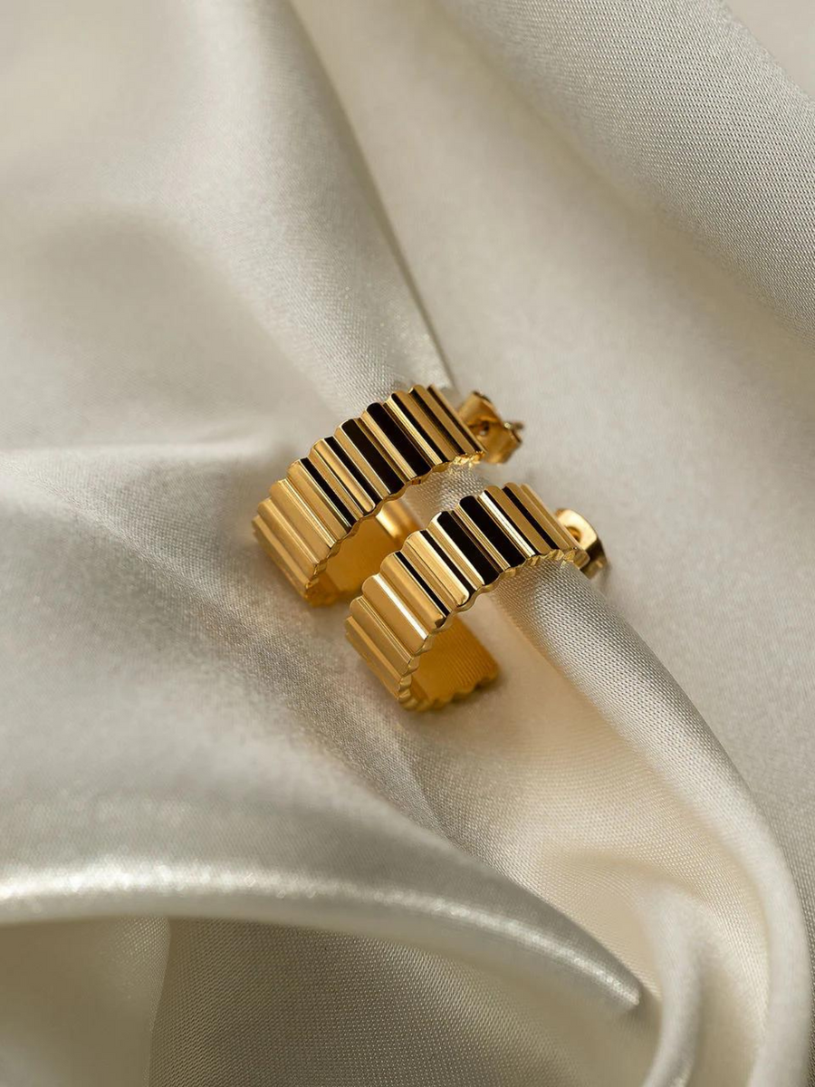 Amelie Hoop Earrings | Gold
