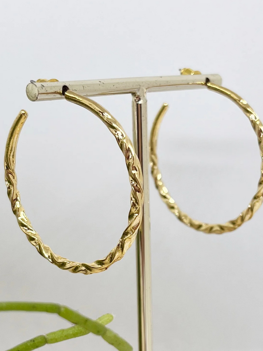Daniela Hoop Earrings | Gold