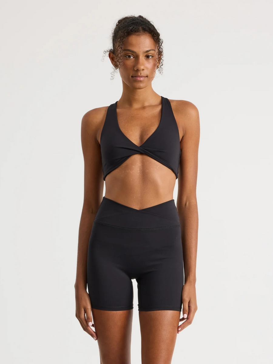 Butter Twist Front Crop | Black