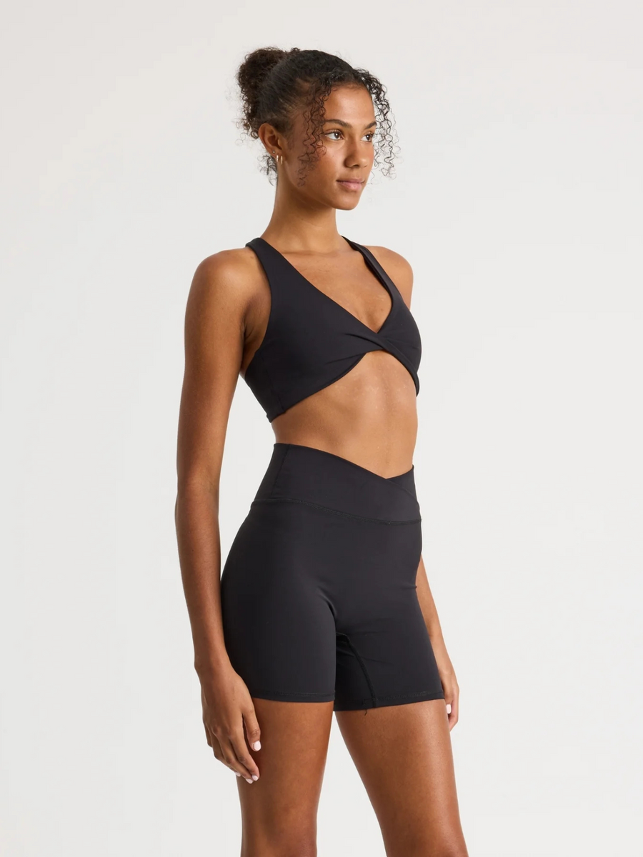 Butter Twist Front Crop | Black