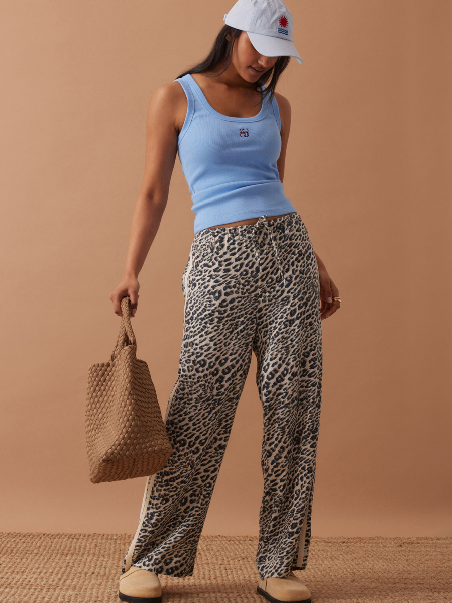 Zoe Contour Rib Scoop Tank