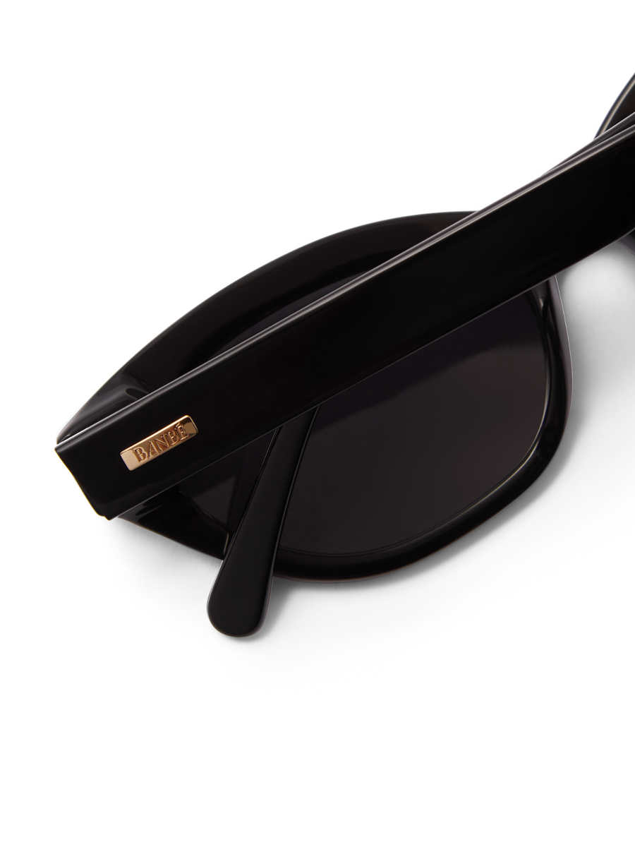 THE WINSLET | BLACK-BLACK